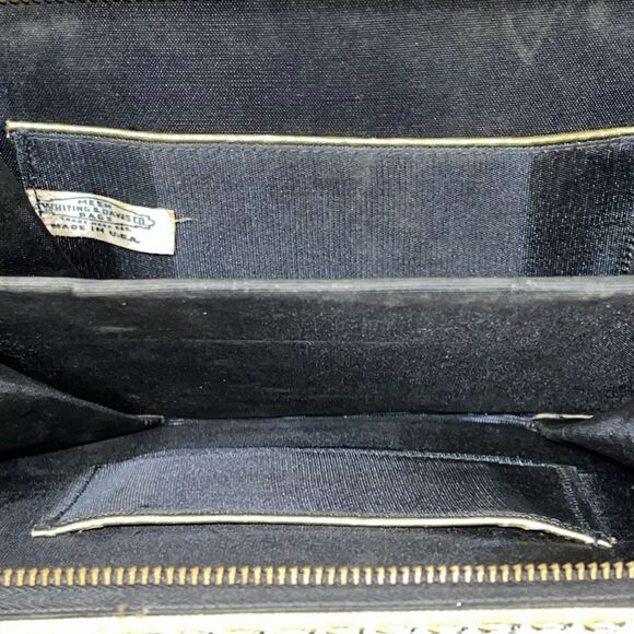 Vintage Whiting And Davis Off White Metal Mesh Zip Around Clutch Purse USA 8”x5” - Picture 5 of 6
